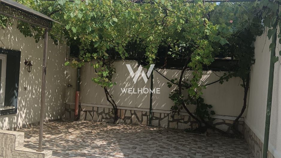 Casă individuală cu 2 apartamente separate, teren 650 mp, garaj și terasă - Poză 12