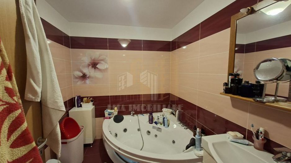 Casa individuala Tractoru zona Socec Brasov - Poză 9