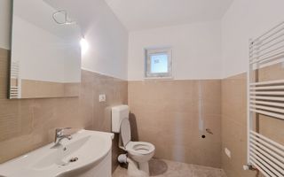 Casă însiruită cu 4 camere și curte proprie – Cartier Izvor, Str. Salc - Poză 6