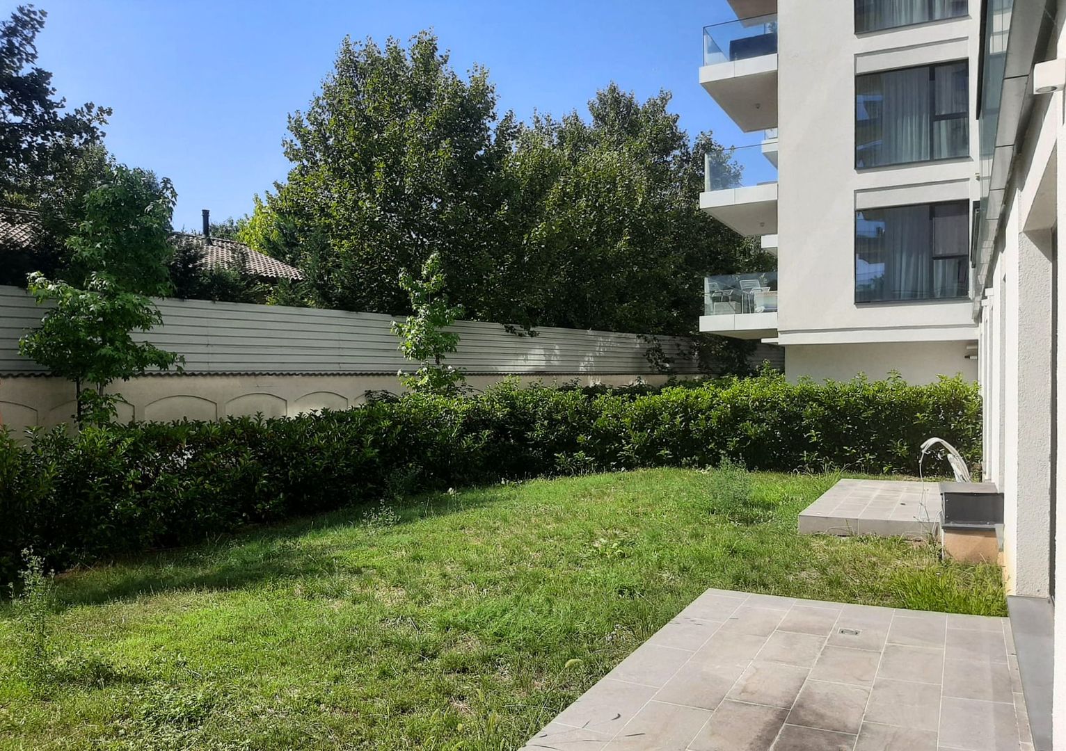 APARTAMENT PREMIUM CU 5 CAMERE ȘI GRĂDINĂ PRIVATĂ DE 160 MP - Poză 1