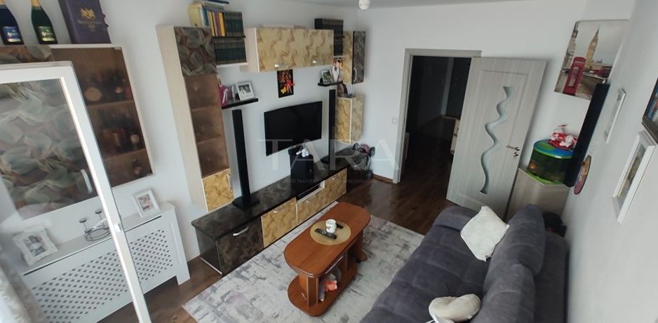 Apartament decomandat 2 camere in Sannicoara - Poză 1