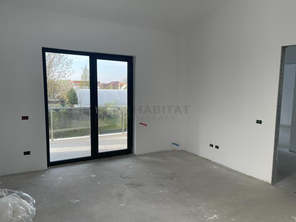 Vilă spațioasă Tunari | Curte mare | Complex închis - Poză 16