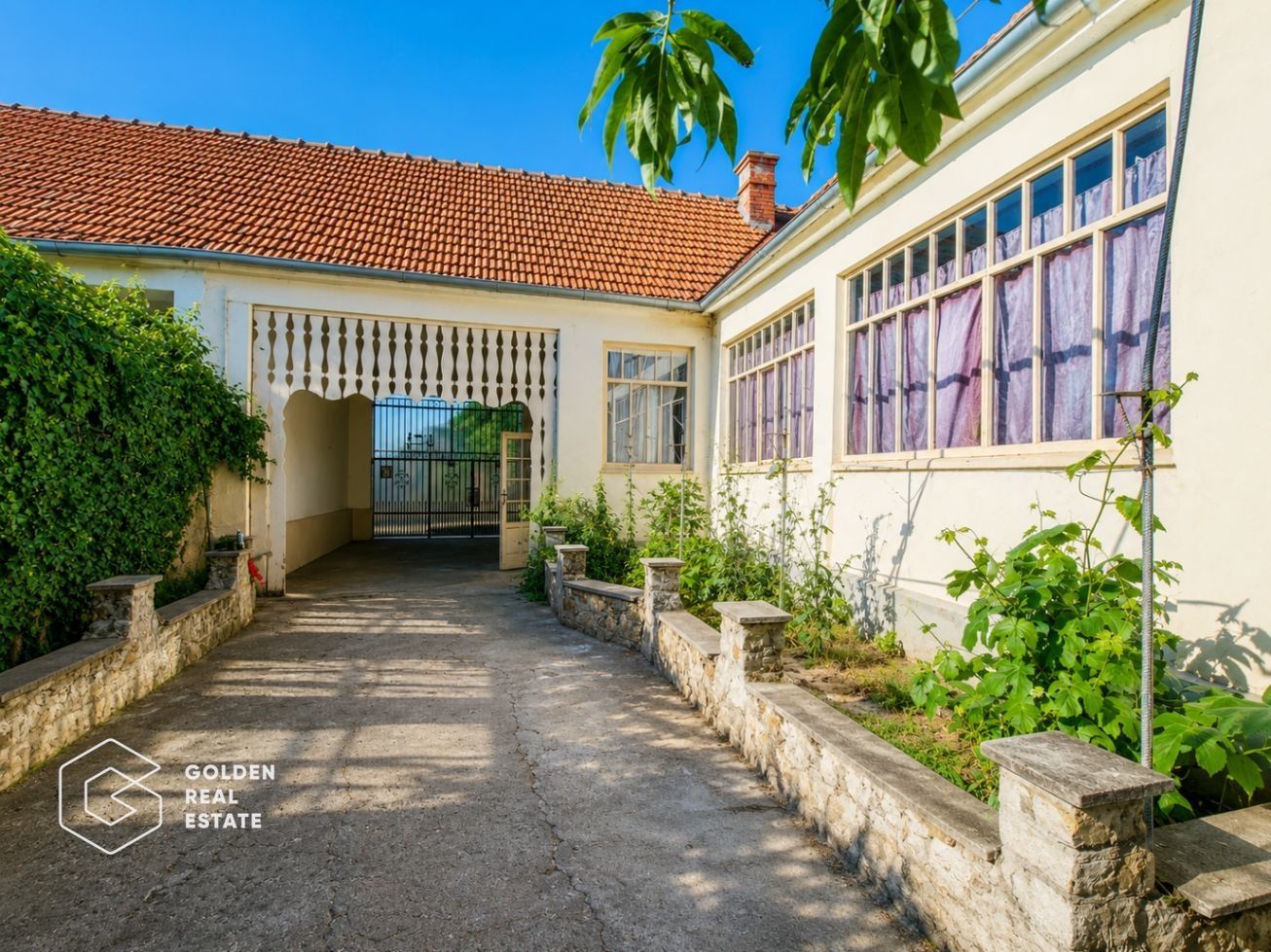 Casa cu teren de 420 mp, localitatea Paulis - Poză 1