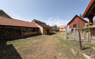 Casă Săsească Autentică cu Șură Impresionantă în Cristian – Teren 2729mp - Poză 8