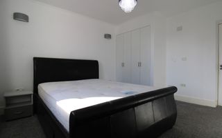 Ciarda Rosie,  4 dormitoare + 2 bai + 2 bucatarii, centrala proprie. - Poză 8