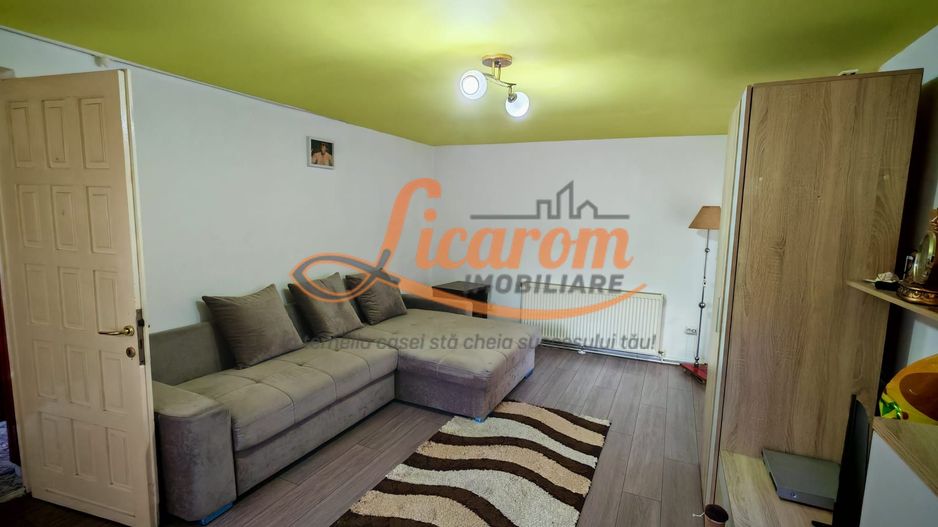 Corp de casa 4 camere zona Nicopole,curte comuna cu 1 familie. - Poză 2