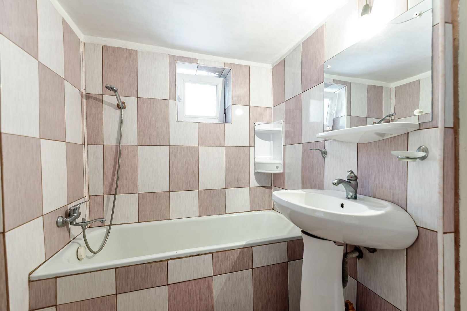 VÂNDUT! Casă individuală cu grădină,  Aradul Nou, Str. Molidului - Poză 7