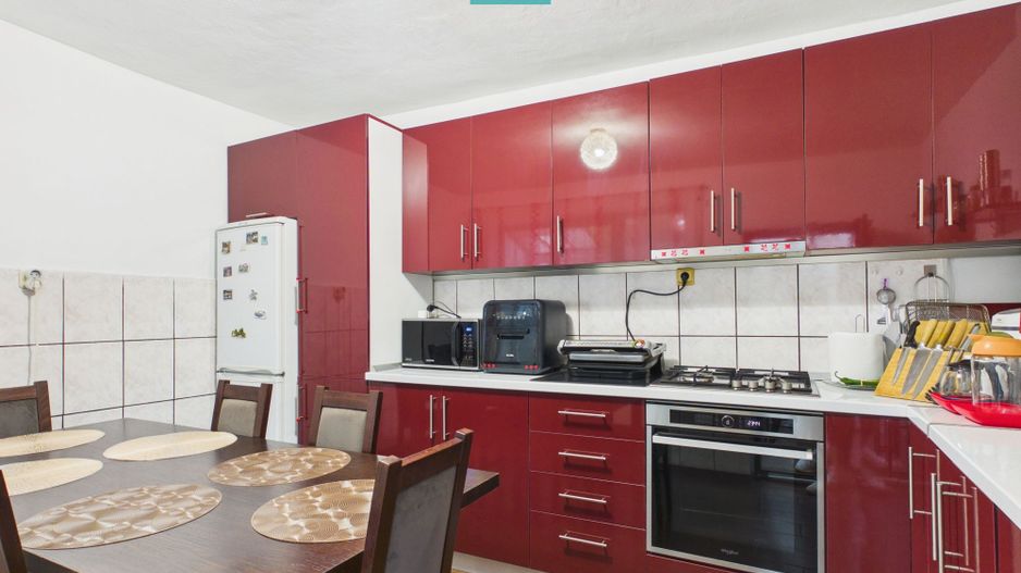 Casă cu 4 camere și teren de 5538 mp în Macea - Poză 6