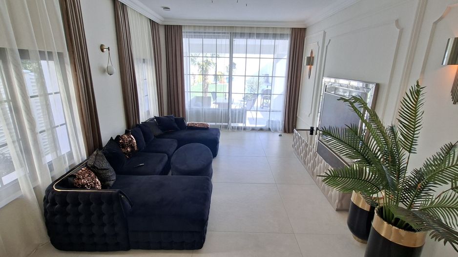 Vila spatioasa cu piscina - Dumbravita/Padurea Verde - Poză 5