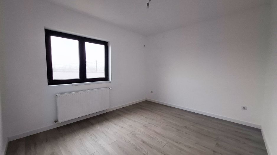 Casa P+1E+M, cu 5 camere, zona Rudului - Poză 10