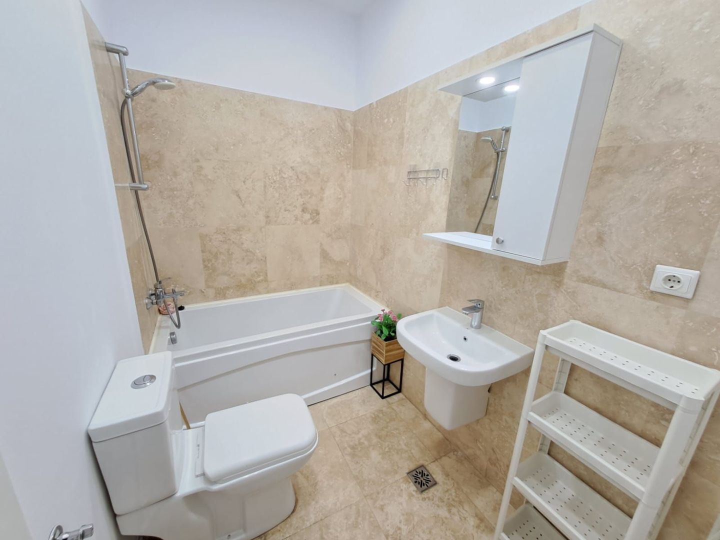 Apartament 3 cam B-dul Timisoara Str. Valea Calmatuiului - Poză 14