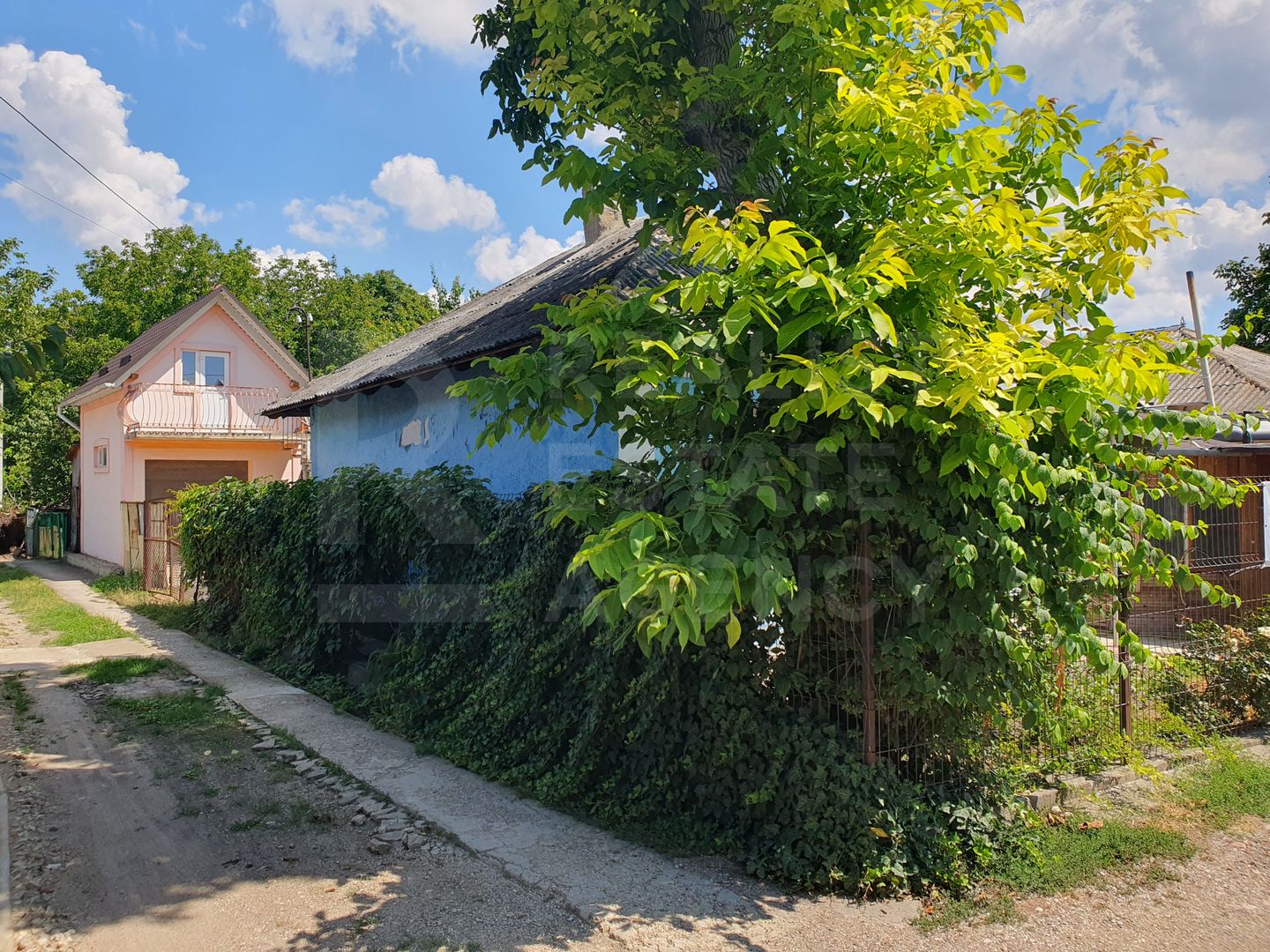 Vânzare casă într-o zonă liniștită și ecologică - Poză 9