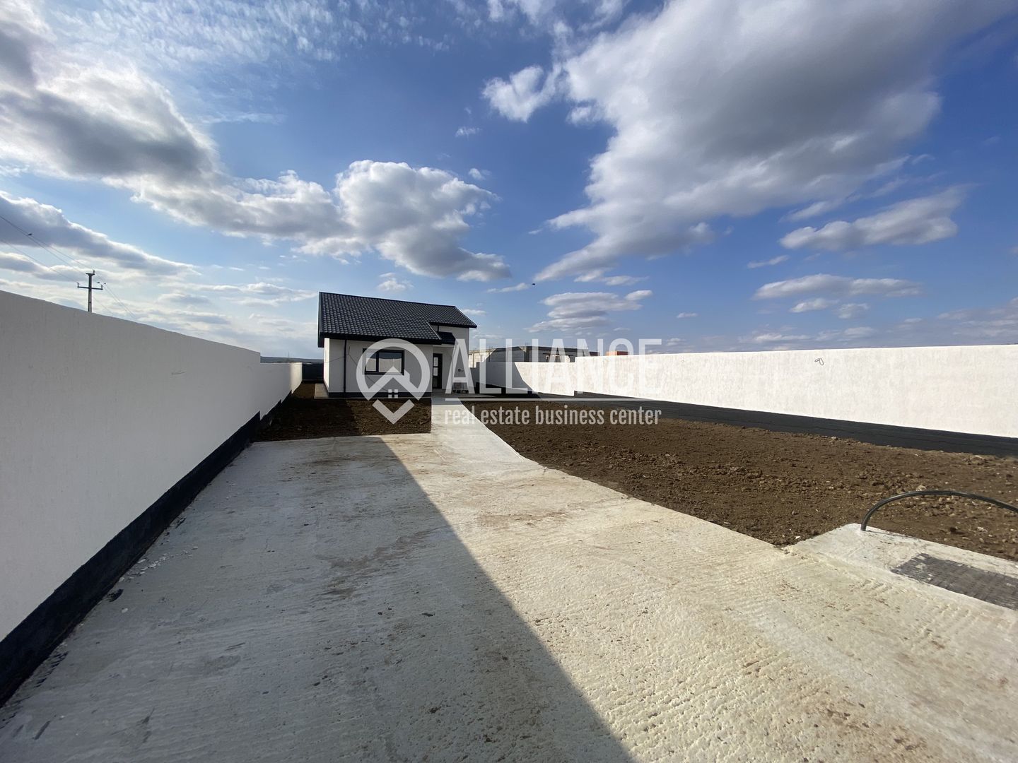 Valu lui Traian (COD 07) Casă P+M cu 5 camere, teren de 517 mp - Poză 2