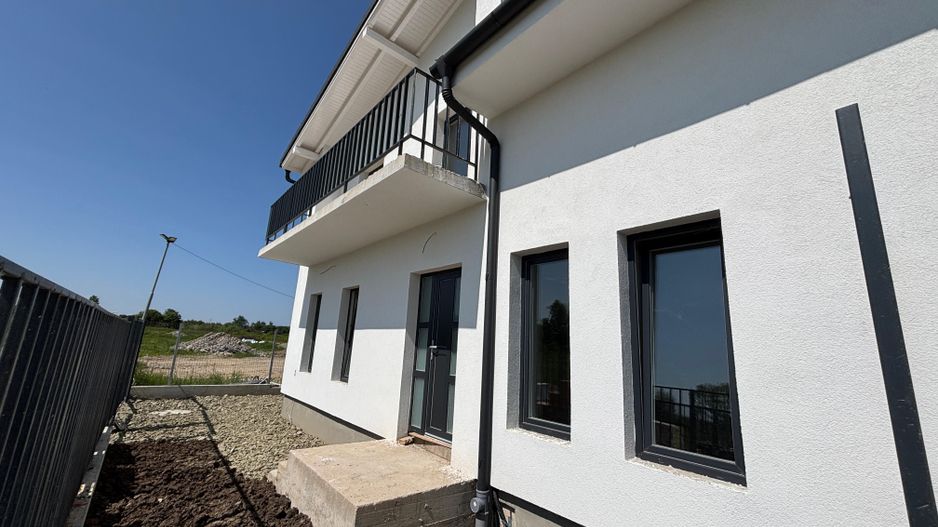 Viața la casă, liniște și munți la orizont – Duplexuri noi în Mohu - Poză 23