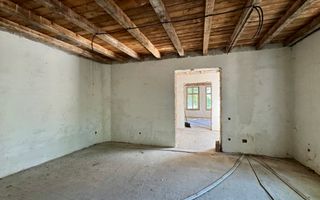 OPORTUNITATE RARA - imobil central, multifunctional, curte PROPRIE - Poză 12