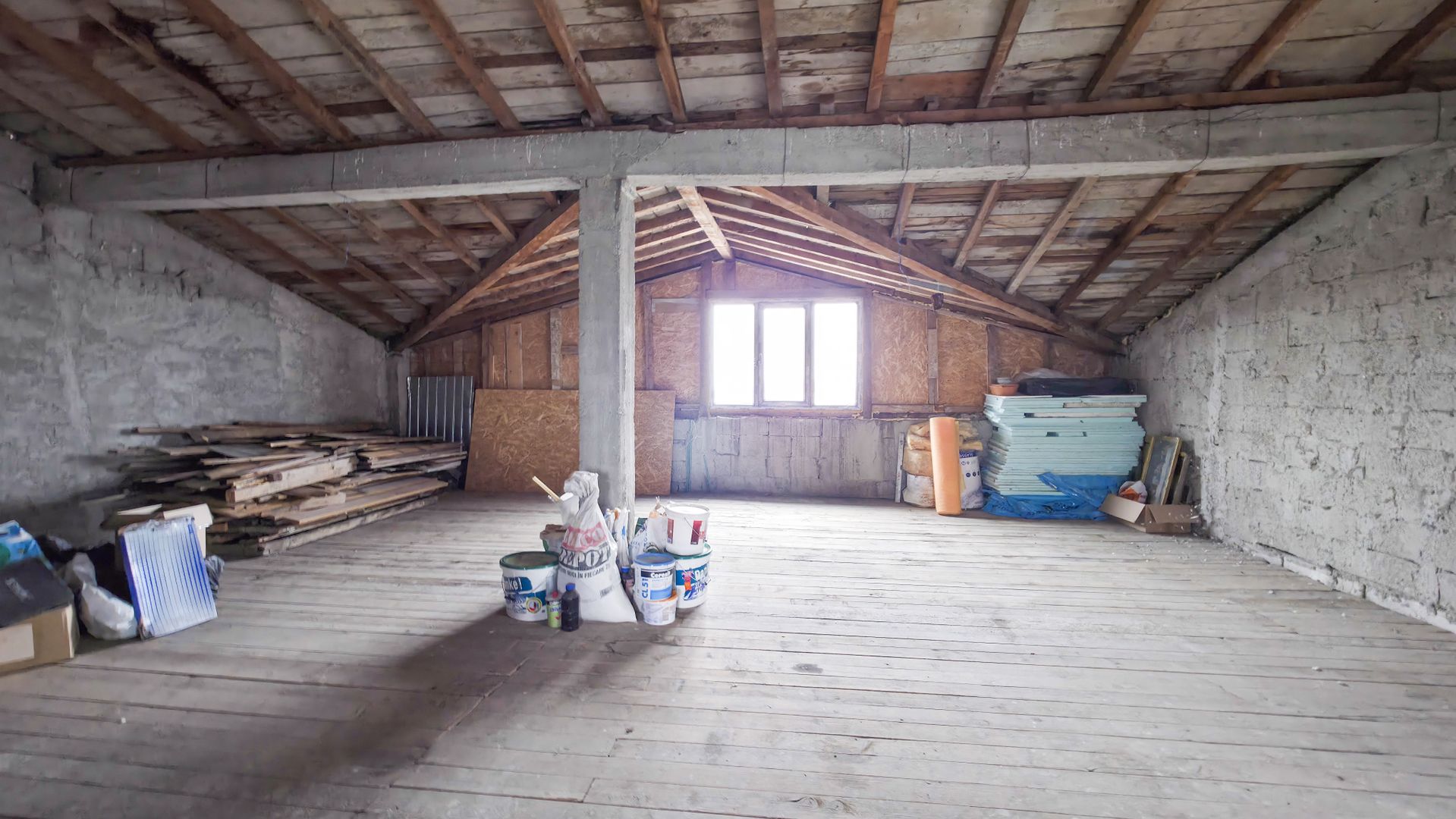 Casă spațioasă de vânzare – Strada Republicii nr. 105, Dragomirești - Poză 31