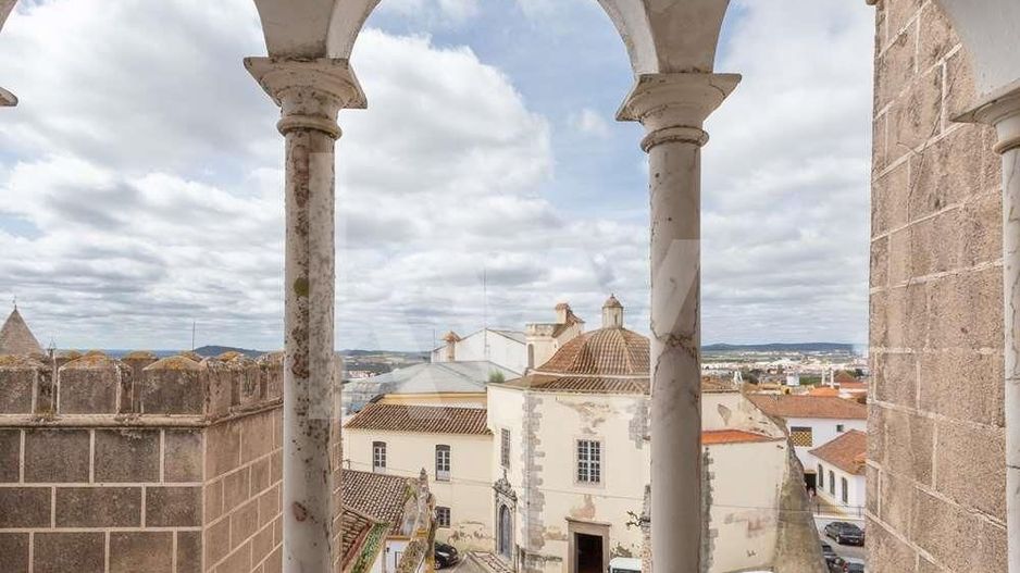 Se vinde Palatul Mesquita Pimentel - Poză 1