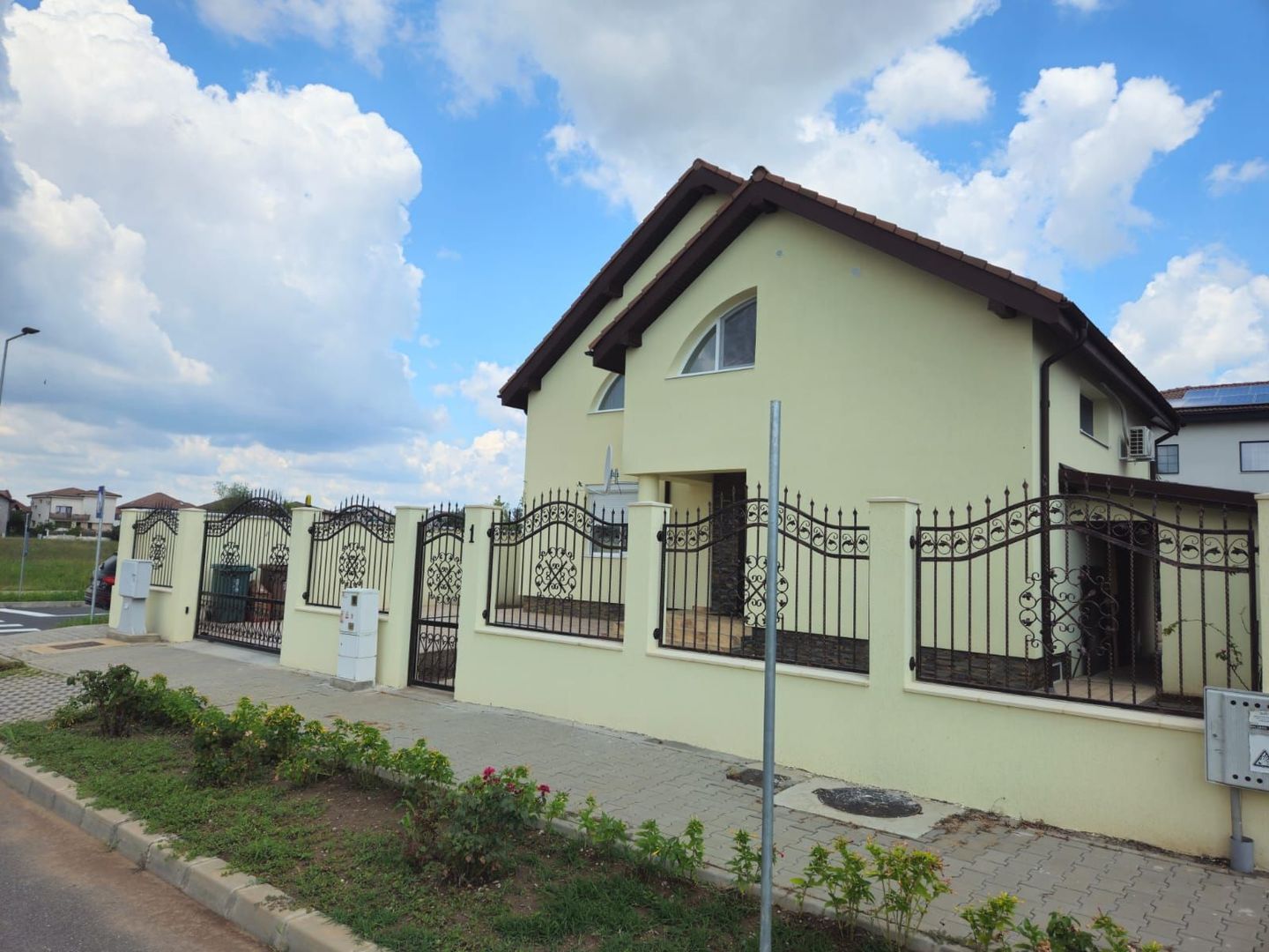 Casa de inchiriat cu  curte 500 metri Baneasa Aviatiei recent renovata - Poză 3