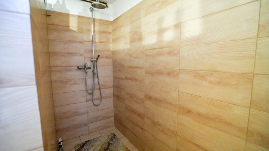 FILM!Domeniu de 222.000 mp + Ferma + Anexe specifice + Constructie rezidentiala+ - Poză 27