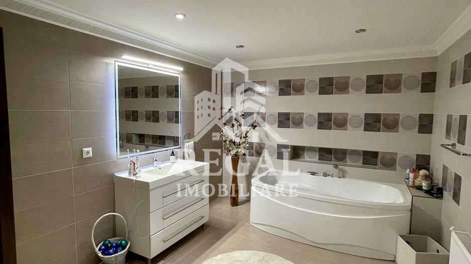 Casă deosebită, finisaje premium, ideală ptr. locuință sau investiție - Poză 3