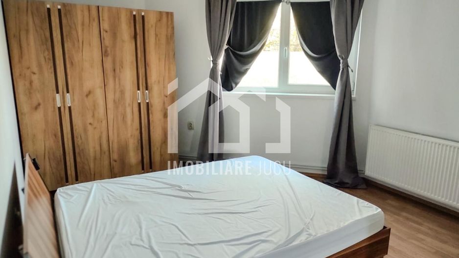 De Inchiriat Casa Individuala cu 3 camere, Garaj, Jucu de Mijloc - Poză 2