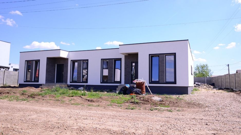 Sanandrei, Duplex pe PArter , 3 Dormitoare, 2 bai, Dresing, Perete Dublu - Poză 3