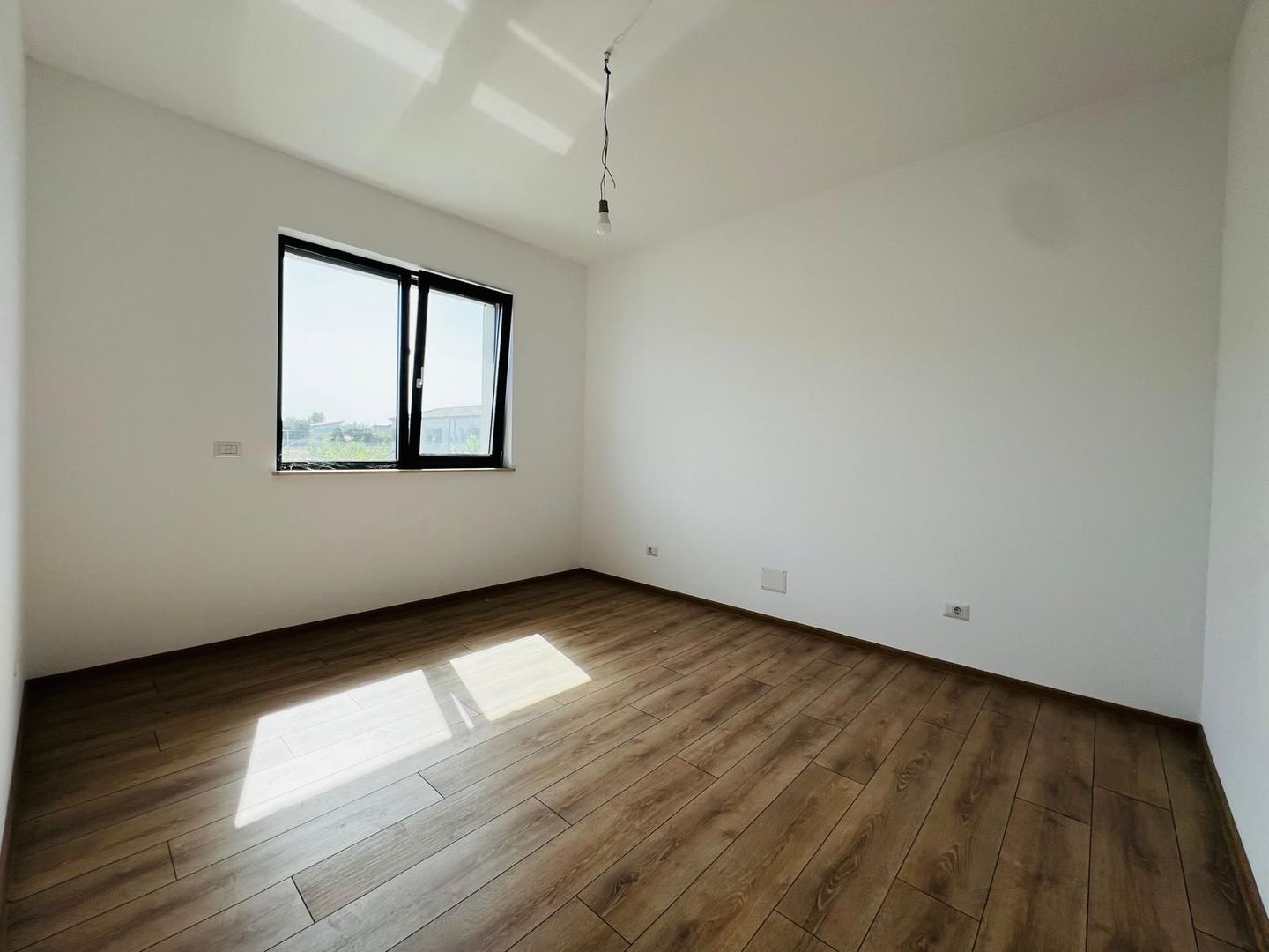 Duplex nou cu 5 camere, amplasament excelent |Dumbrăvița| - Poză 7