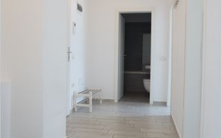 Apartament mobilat si utilat complet, etaj intermediar ! - Poză 7