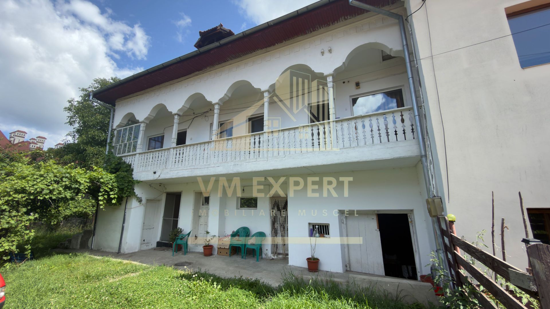 CASĂ 4 CAMERE TEREN 233 MP CENTRU CAMPULUNG - Poză 1