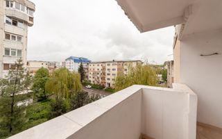 Apartament 3 camere - decomandat - 3 balcoane, etaj 3 cu lift, bloc 1991 - Poză 3