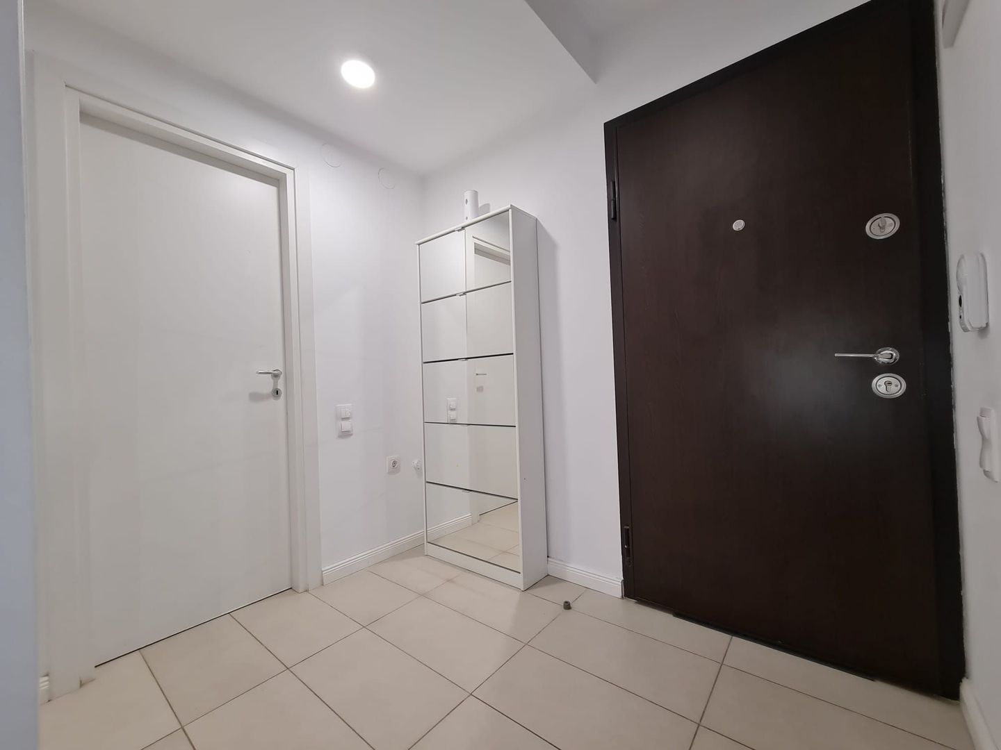 Apartament | 2 camere | Complex Cosmopolis | Parcare - Poză 9