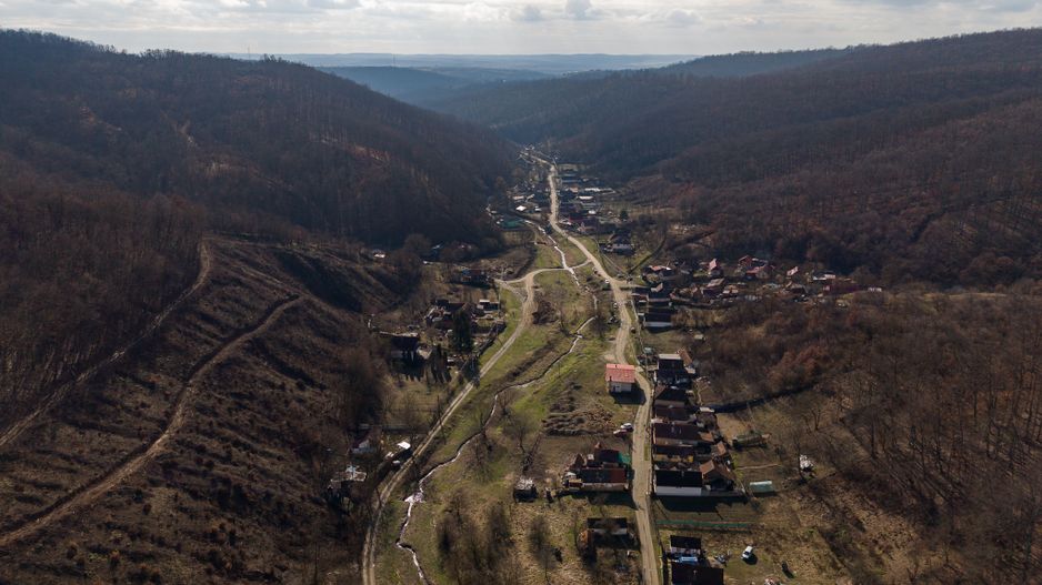 Teren intravilan de 302 mp în localitatea Șoimoș - Poză 4