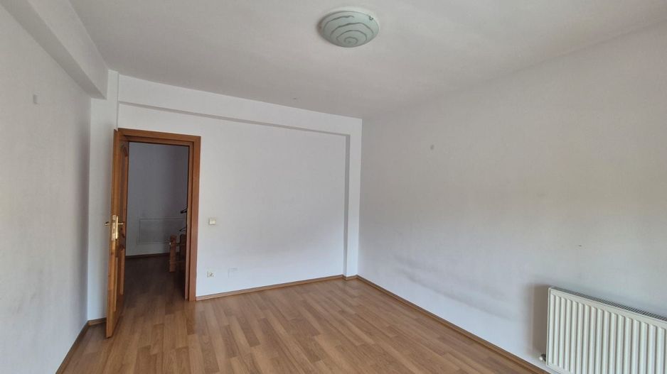 Inchiriere vila 5 dormitoare S + P + 1E + M zona Erou Iancu Nicolae - Poză 6