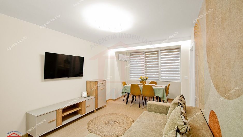 Inchiriere apartament 3 camere decomandat zona centrala - Poză 2