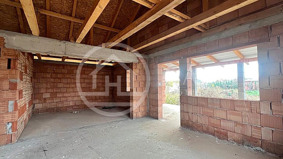 Teren si casa la rosu de vanzare in Biharia, Bihor - Poză 5