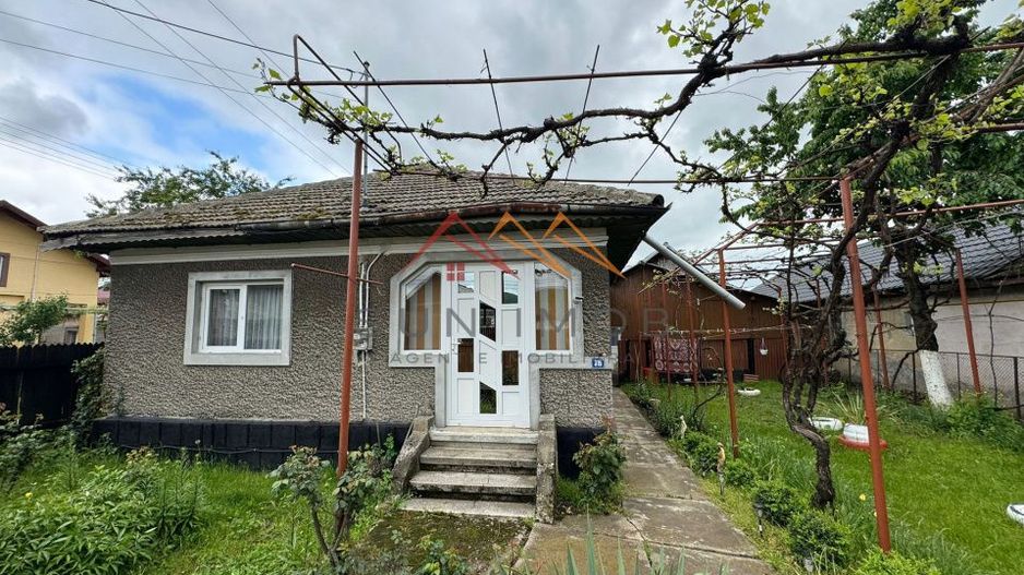 Casa solida 5 camere, teren 736mp, toate utilitatile, CT - Poză 1