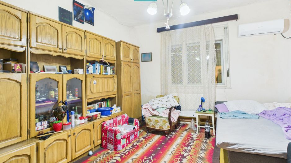 Casă cu 8 camere de renovat în Pârneava - Poză 7