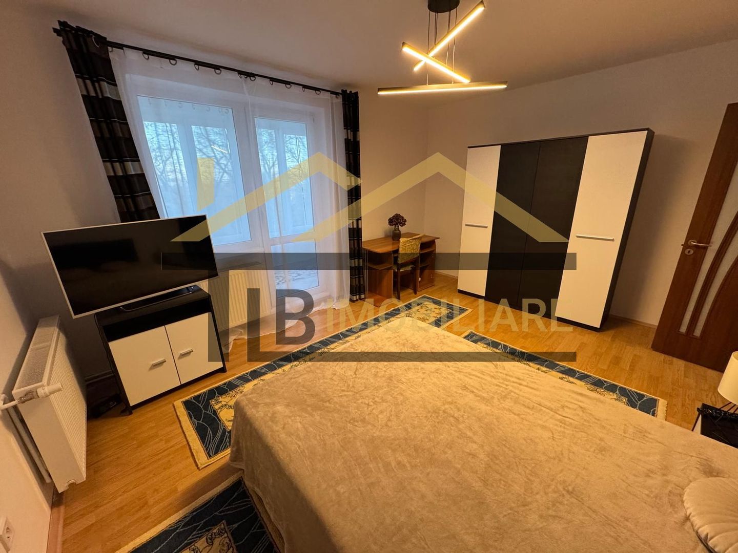 Apartament cu 2 camere, decomandat, 58mp, zona UMF - Poză 2