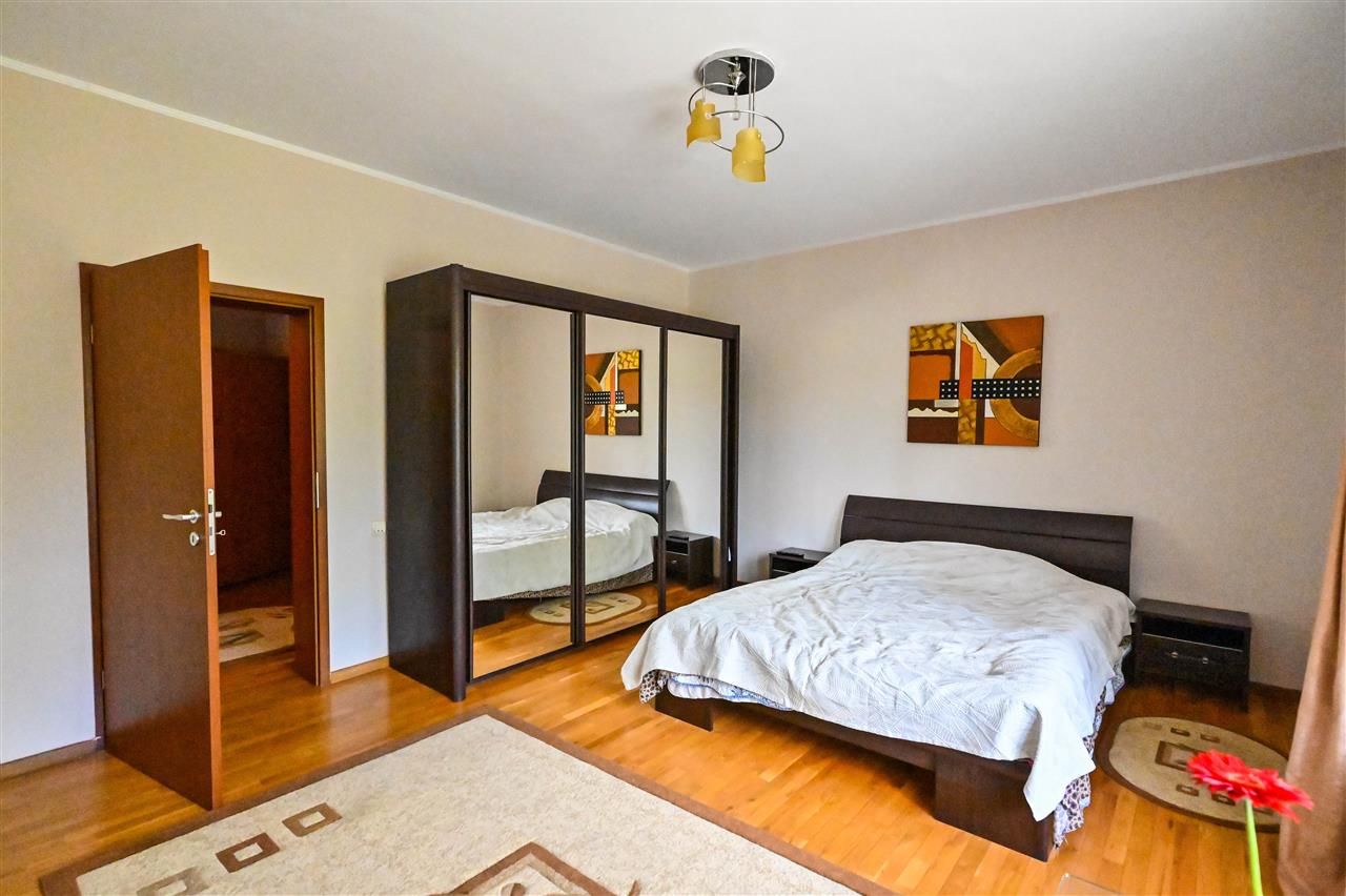 Vila cu 1.500 mp teren, gradina amenajata, linistita zonare,  Halchiu, Brasov - Poză 6