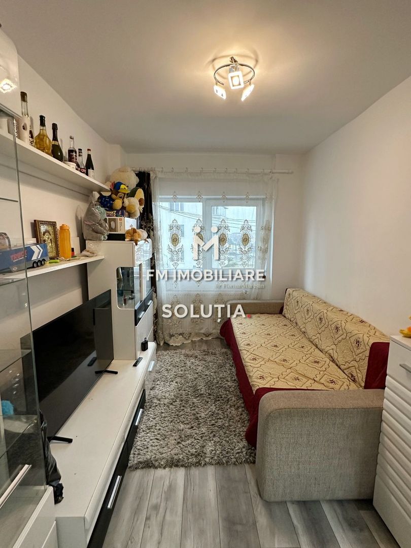 Apartament 3 camere, modern, etaj 4-bloc cu lift - Poză 1