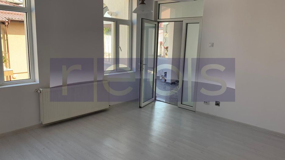 VANZARE - VILA 9 CAMERE  - Vasile Lascar, Mihai Eminescu, Bd. Dacia - Poză 3