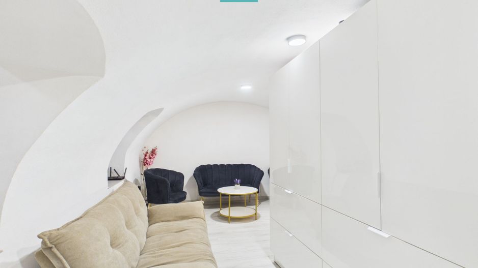 Apartament spațios cu 3 camere, zona centrală - Poză 12