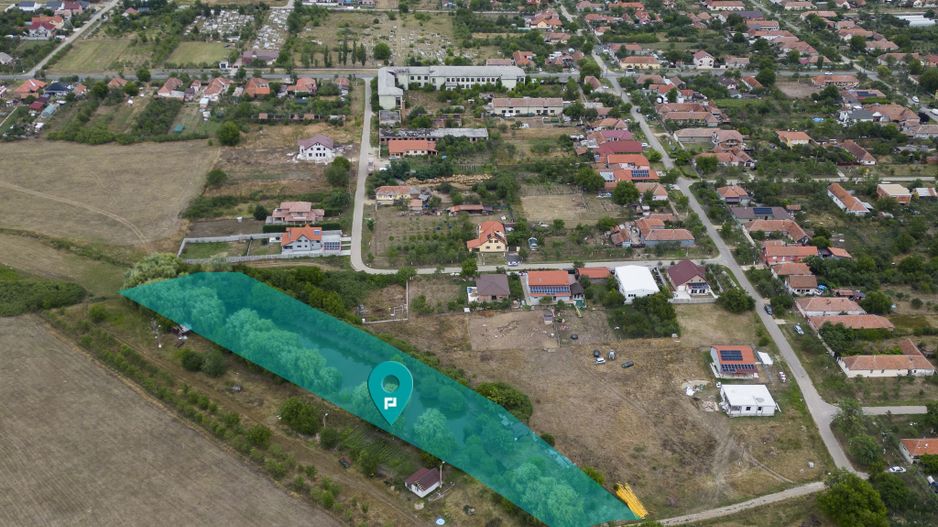 Teren de 7900 mp cu baltă de pescuit în Frumușeni - Poză 2