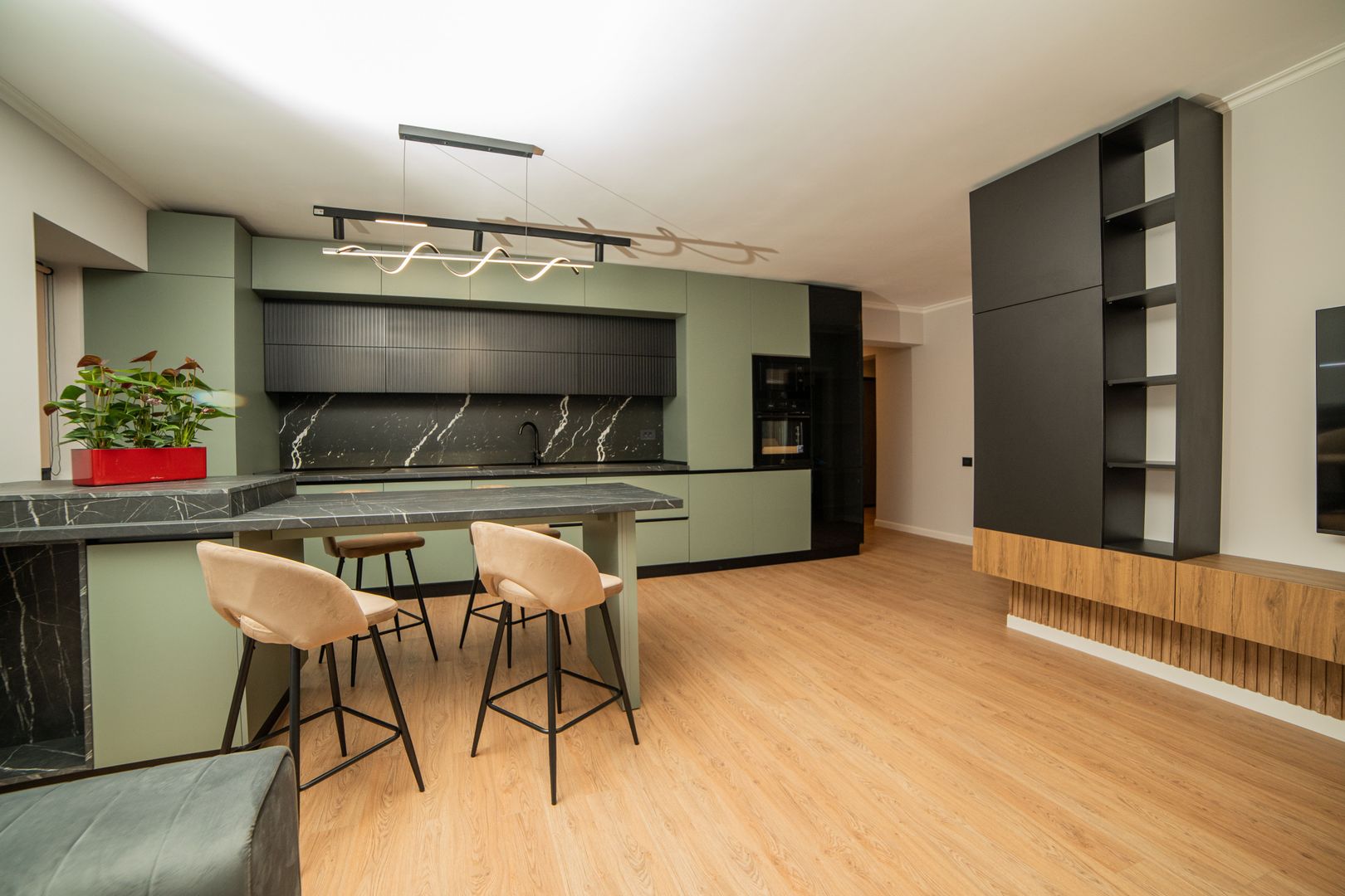 Penthouse 2 camere panouri solare pompa caldura mobilat utilat - Poză 1