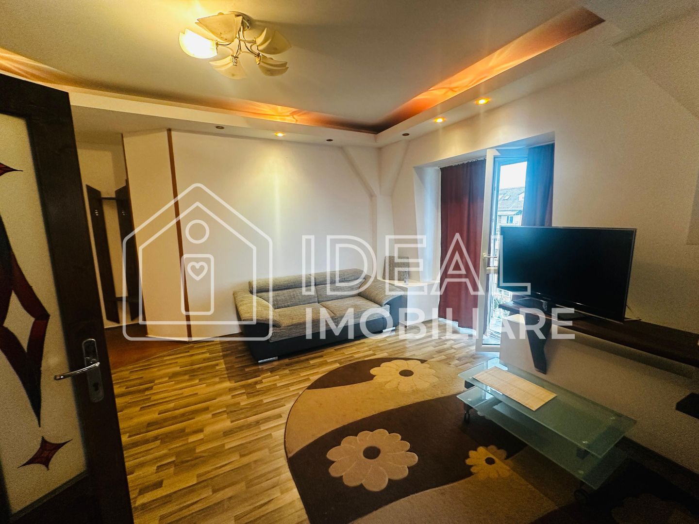 Apartament cu 3 camere la mansarda, in zona Terezian - Poză 1