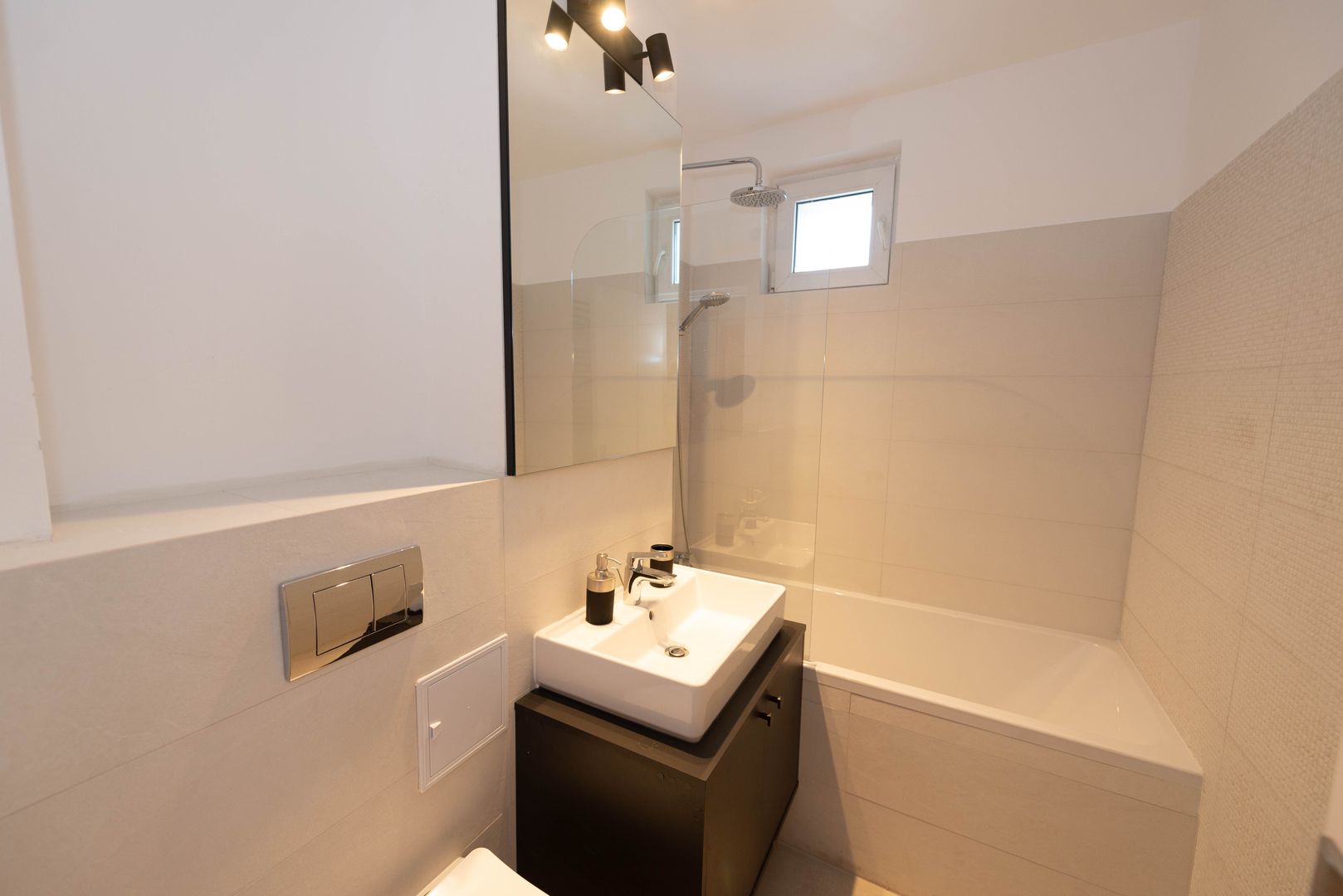 Apartament de inchiriat 3 camere, 2 bai,  71mp,  în zona Domenii - Poză 10