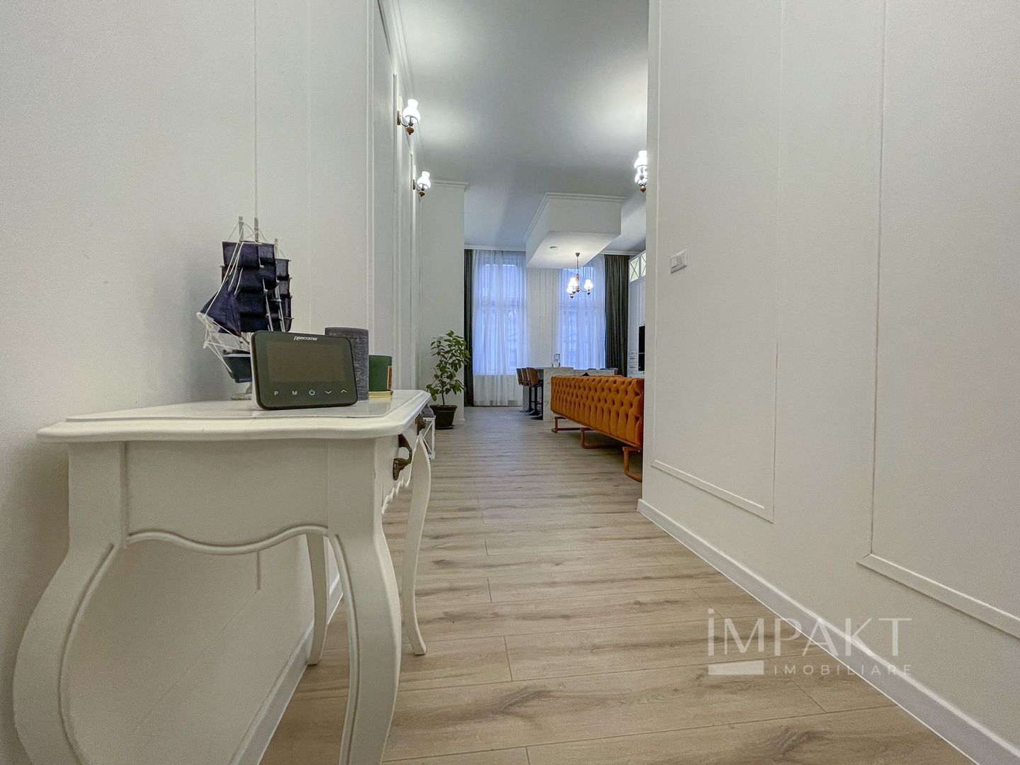 Apartament spectaculos cu 3 camere ultracentral - Poză 6