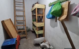 Casă cu teren de 1.000 m² – utilități complete, ideală pentru renovare - Poză 8
