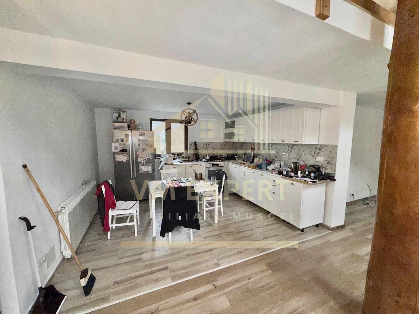 CASĂ 5 CAMERE 252 MP TEREN 1362 MP DRAGOSLAVELE ARGEȘ - Poză 18