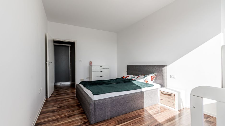 2 camere în blocul Urbanna: Orientare spre răsărit și confort complet - Poză 10